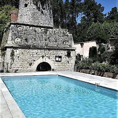 Holiday home Sejour Au Pied Du Colorado Provencal, Avec Piscine Rustrel