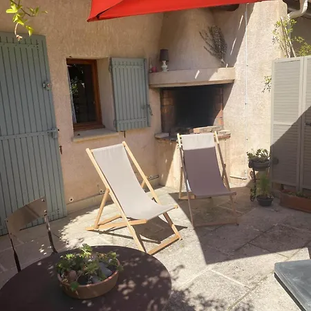Sejour Au Pied Du Colorado Provencal, Avec Piscine Holiday home Rustrel