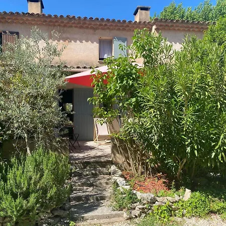 Holiday home Sejour Au Pied Du Colorado Provencal, Avec Piscine Rustrel